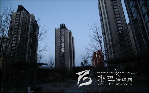 兩會(huì)美女記者的一天