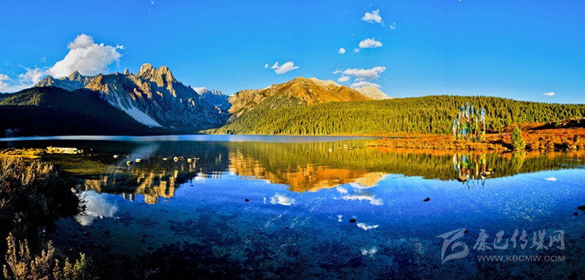 行走國(guó)道318線甘孜段湖光山色撲面來