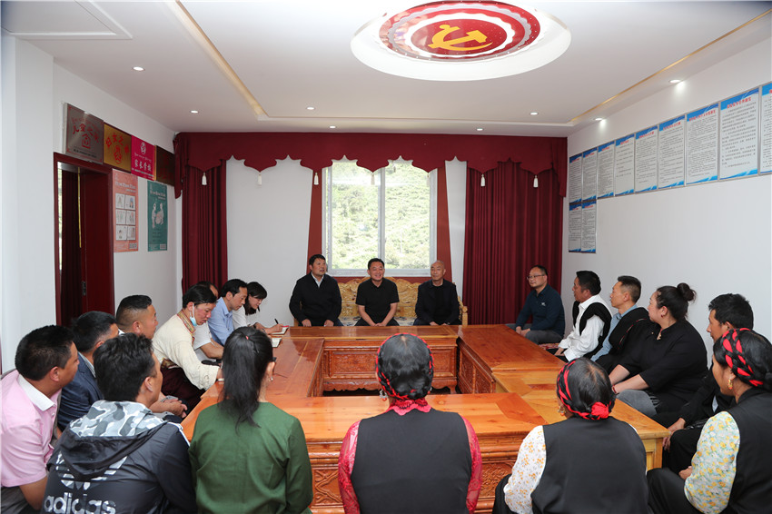 沈陽在雅江縣.jpg 沈陽在雅江縣.jpg